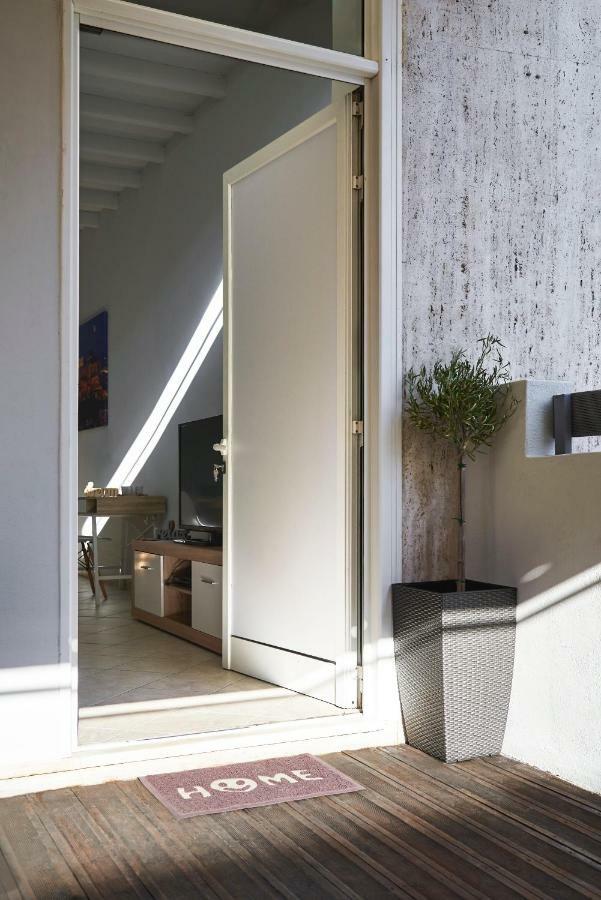 Spacious Apartment-600M From The Subway Athens Exterior photo
